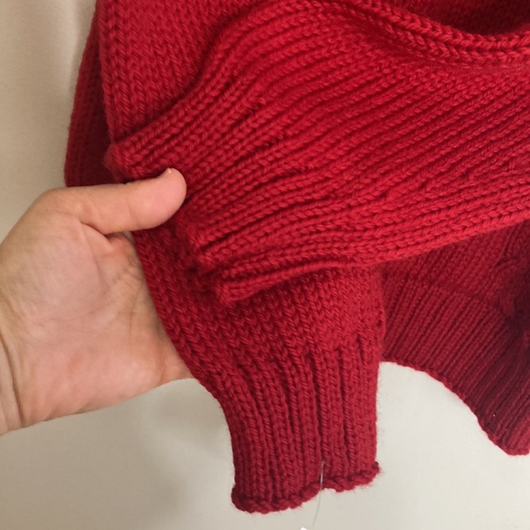 New Handmade Sweater Womens Medium Red Merino Wool Cable Knit Hoodie PEI Canada - Picture 9 of 16